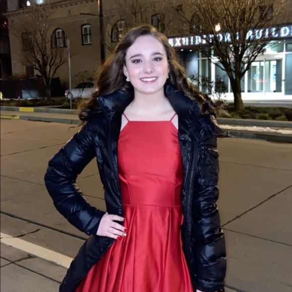 Meet your Posher, Allison - Picture 1 of 1